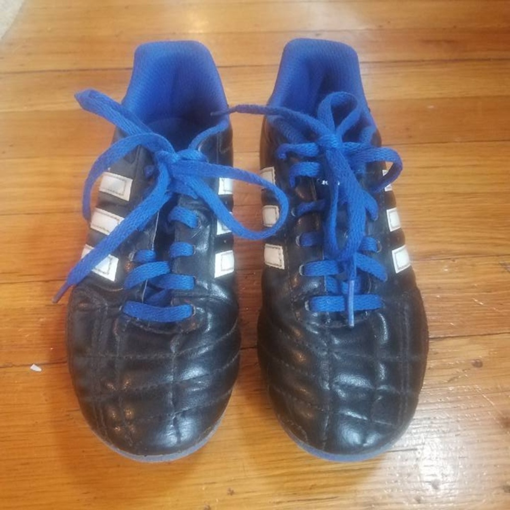 Boys' Adidas Soccer Cleats Size 1.5